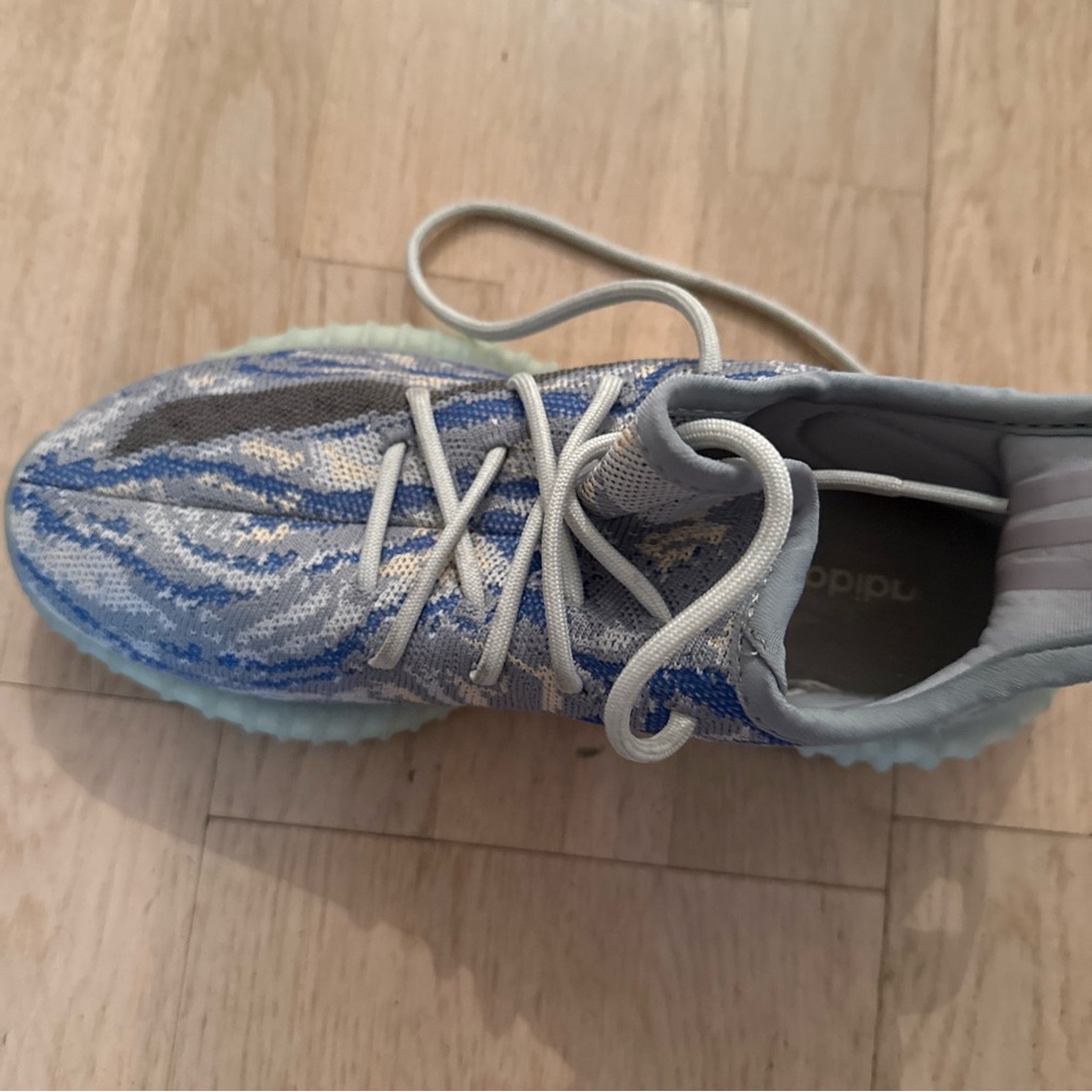 Adidas Yeezy 6.5 blue
